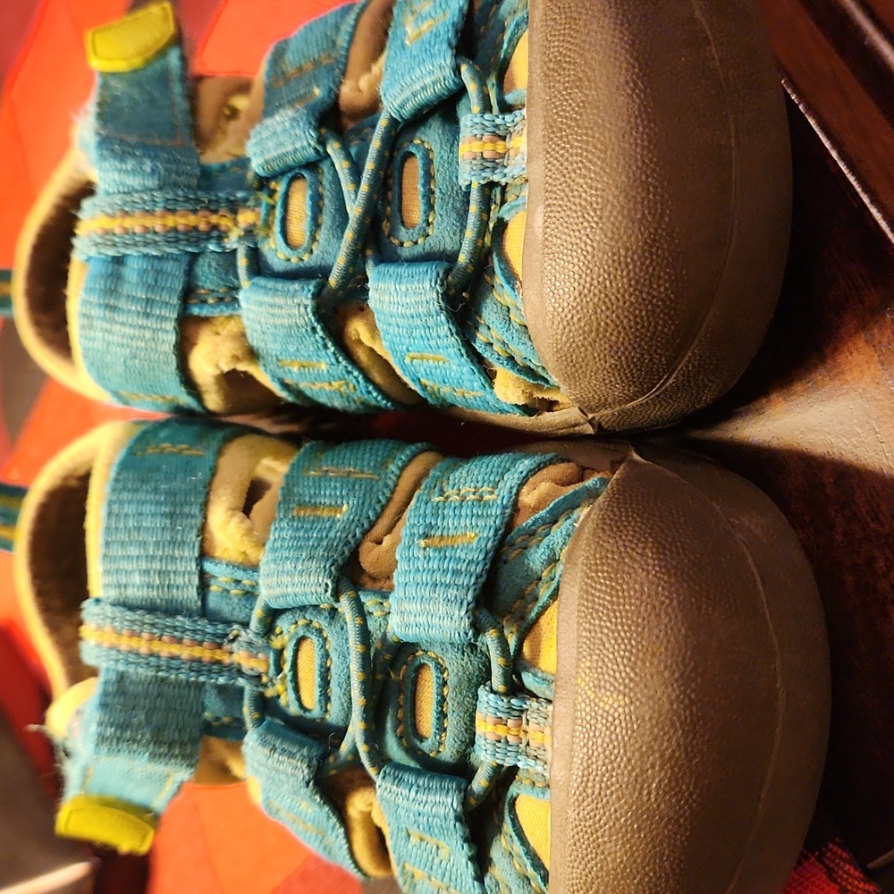 Keen Kids Aqua Blue and Yellow Sandals Size Toddler 6 - Picture 4 of 16